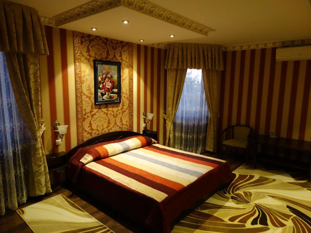 Hotel Papillon ทาชเคนต์ ภายนอก รูปภาพ