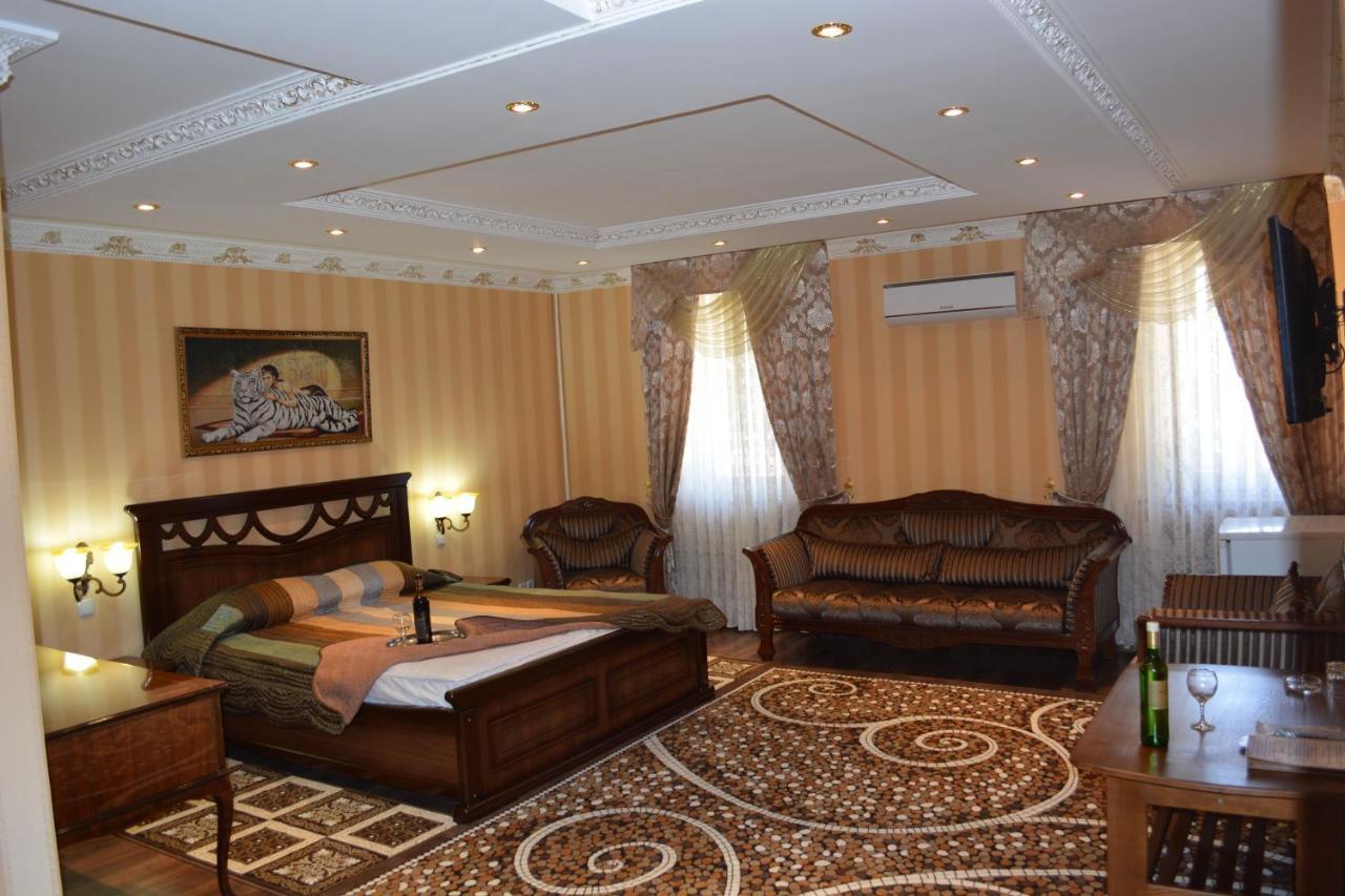 Hotel Papillon ทาชเคนต์ ภายนอก รูปภาพ