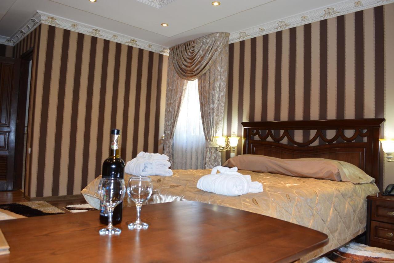 Hotel Papillon ทาชเคนต์ ภายนอก รูปภาพ