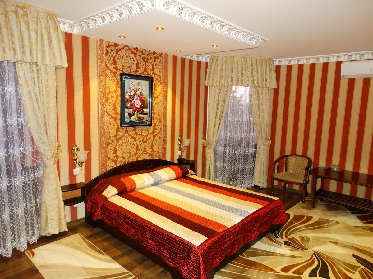 Hotel Papillon ทาชเคนต์ ภายนอก รูปภาพ