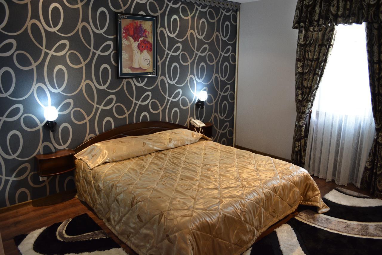 Hotel Papillon ทาชเคนต์ ภายนอก รูปภาพ