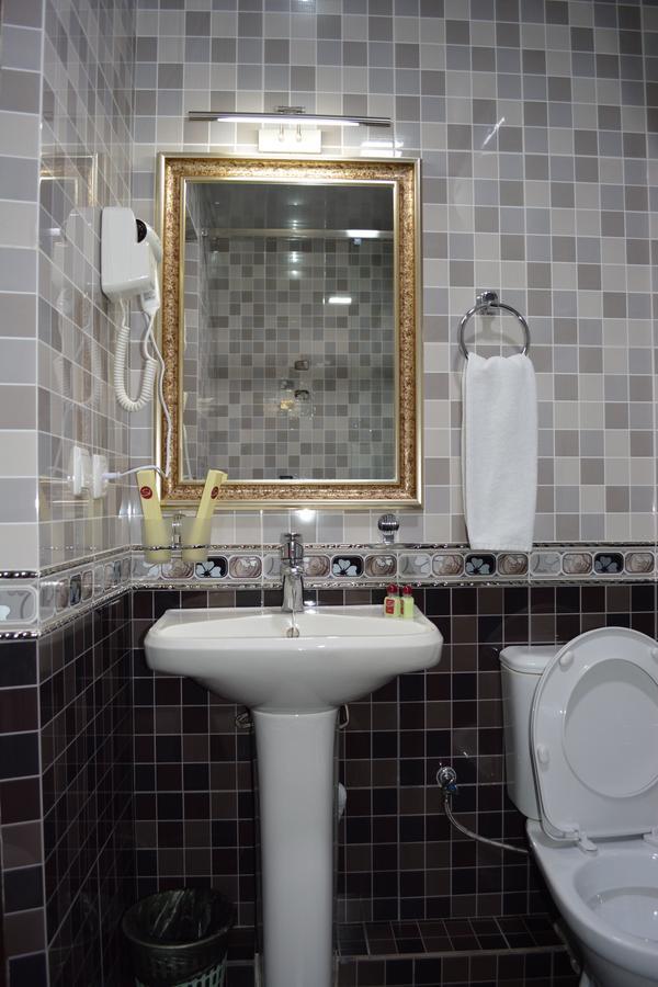 Hotel Papillon ทาชเคนต์ ภายนอก รูปภาพ