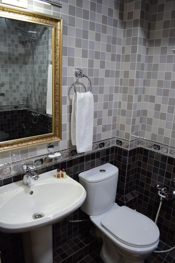 Hotel Papillon ทาชเคนต์ ภายนอก รูปภาพ